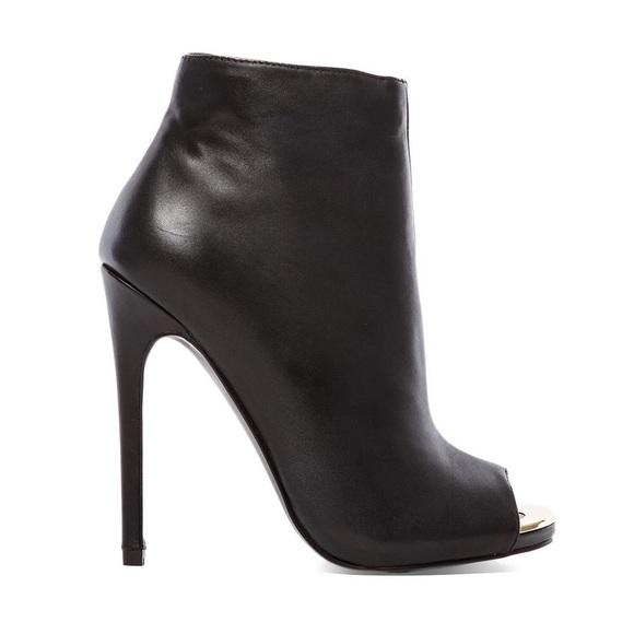 steve madden rockstud bootie